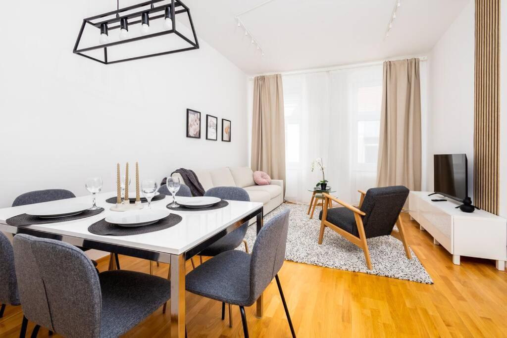 Orestaliving - 2Br On The Danube Canal Vienna Exterior photo